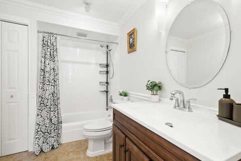 Tiny photo for 5901 N Sheridan Road #13F, Chicago, IL 60660 (MLS # 12755665)