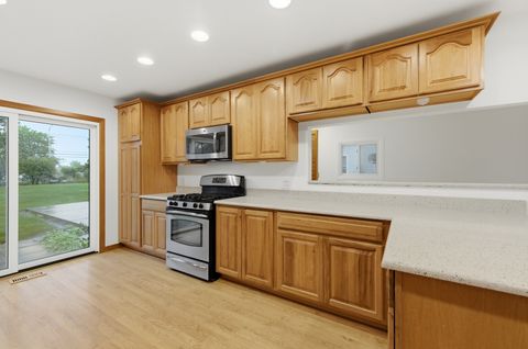 Tiny photo for 440 Aster Lane, Hoffman Estates, IL 60169 (MLS # 12650808)