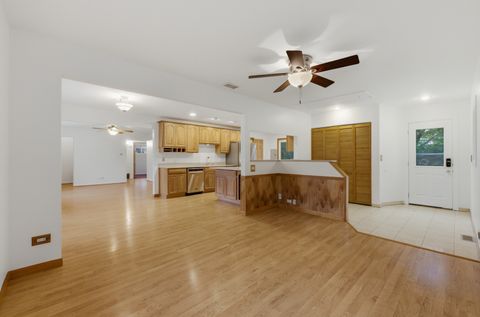Tiny photo for 440 Aster Lane, Hoffman Estates, IL 60169 (MLS # 12650808)