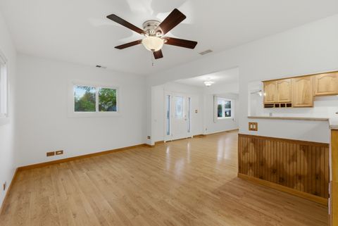 Tiny photo for 440 Aster Lane, Hoffman Estates, IL 60169 (MLS # 12650808)