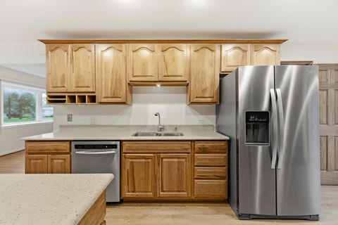 Tiny photo for 440 Aster Lane, Hoffman Estates, IL 60169 (MLS # 12650808)