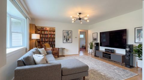 Tiny photo for 440 Aster Lane, Hoffman Estates, IL 60169 (MLS # 12650808)
