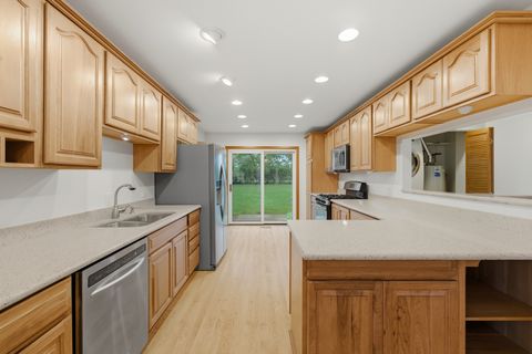 Tiny photo for 440 Aster Lane, Hoffman Estates, IL 60169 (MLS # 12650808)