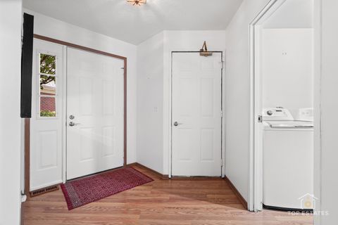 Tiny photo for 751 W Happfield Drive, Arlington Heights, IL 60004 (MLS # 12529720)