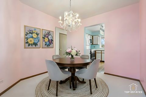 Tiny photo for 751 W Happfield Drive, Arlington Heights, IL 60004 (MLS # 12529720)