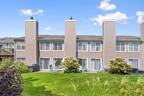 Tiny photo for 751 W Happfield Drive, Arlington Heights, IL 60004 (MLS # 12529720)