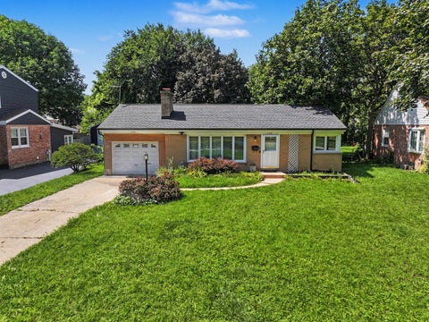 Photo of 132 S Greenwood Avenue, Palatine, IL 60074 (MLS # 12737078)
