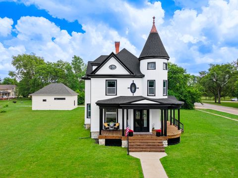 Tiny photo for 732 E Cemetery Avenue, Chenoa, IL 61726 (MLS # 12428054)