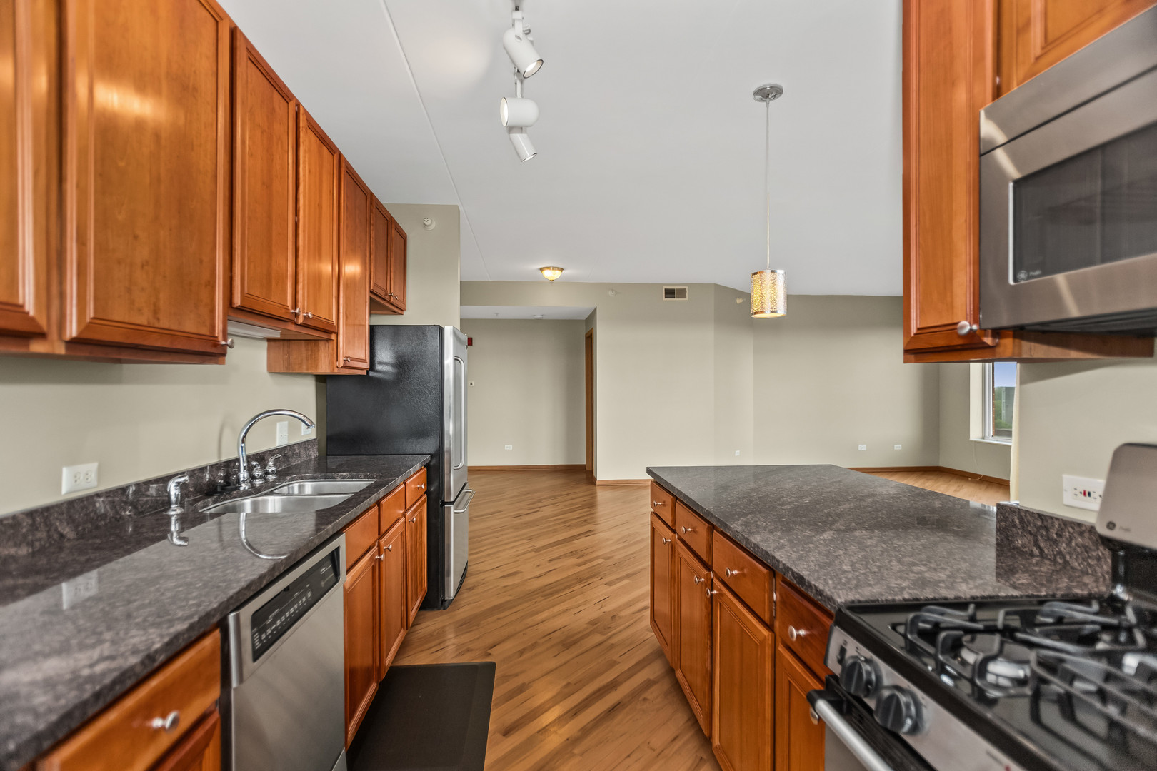 515 Main Street 709