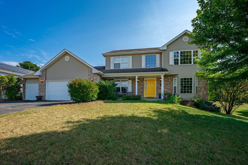 Photo for 10679 Harrison Court, Roscoe, IL 61073 (MLS # 12478383)