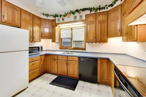 Tiny photo for 671 S 5th Avenue, Des Plaines, IL 60016 (MLS # 12708567)
