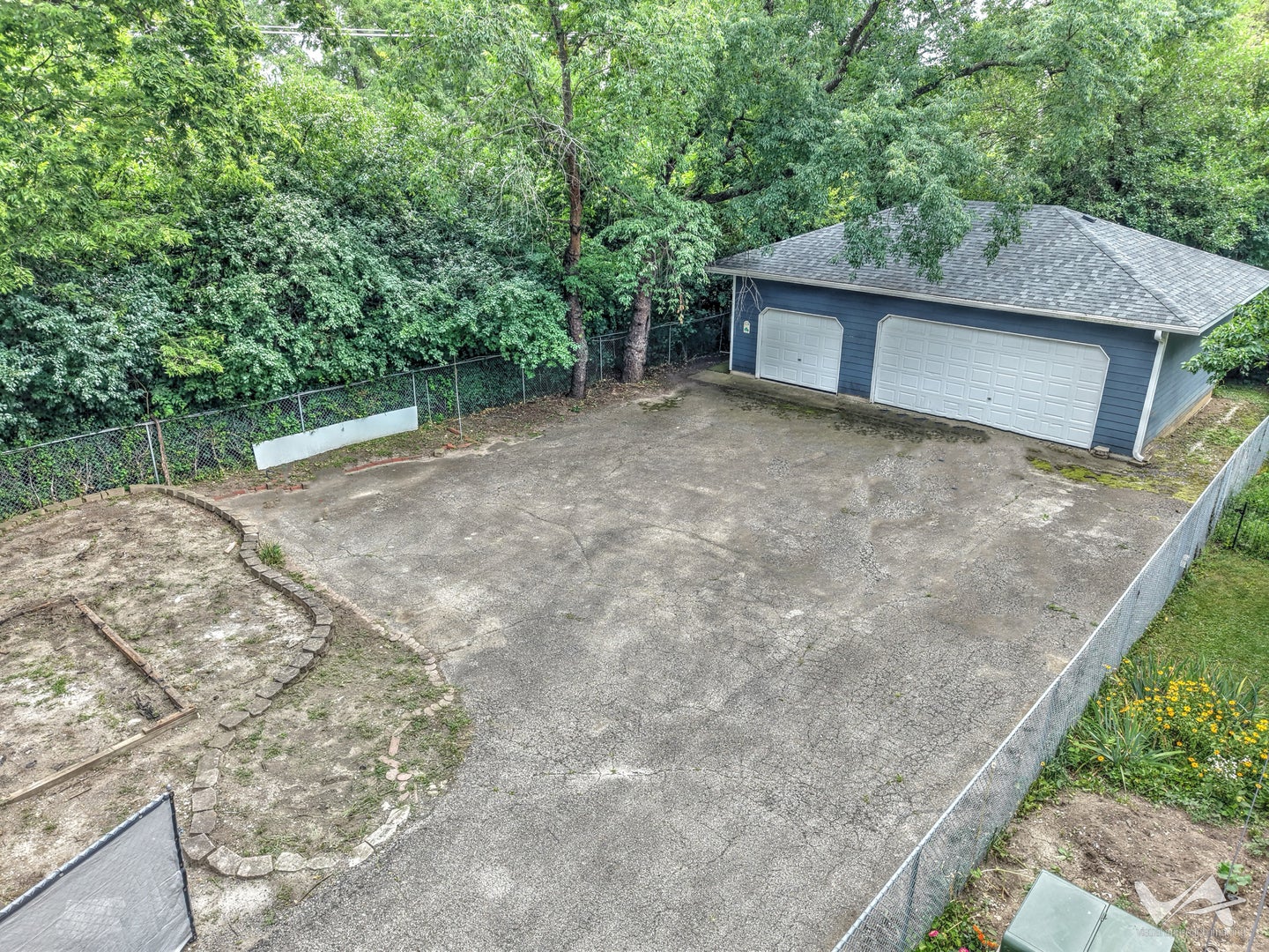 850 W Fabyan Parkway
