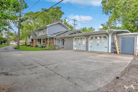 Tiny photo for 850 W Fabyan Parkway, Batavia, IL 60510 (MLS # 12690163)