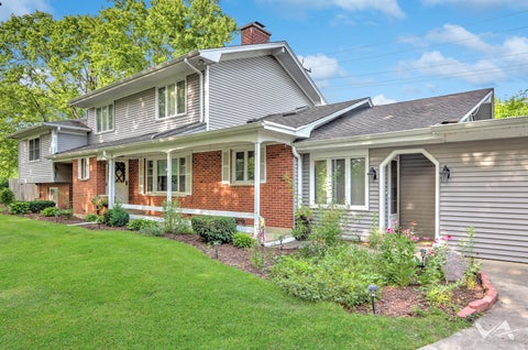 Tiny photo for 850 W Fabyan Parkway, Batavia, IL 60510 (MLS # 12690163)