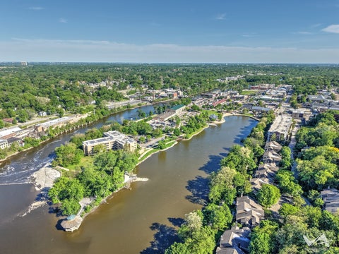 Tiny photo for 850 W Fabyan Parkway, Batavia, IL 60510 (MLS # 12690163)