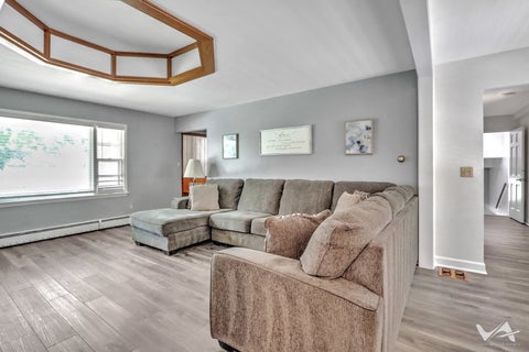 Tiny photo for 850 W Fabyan Parkway, Batavia, IL 60510 (MLS # 12690163)