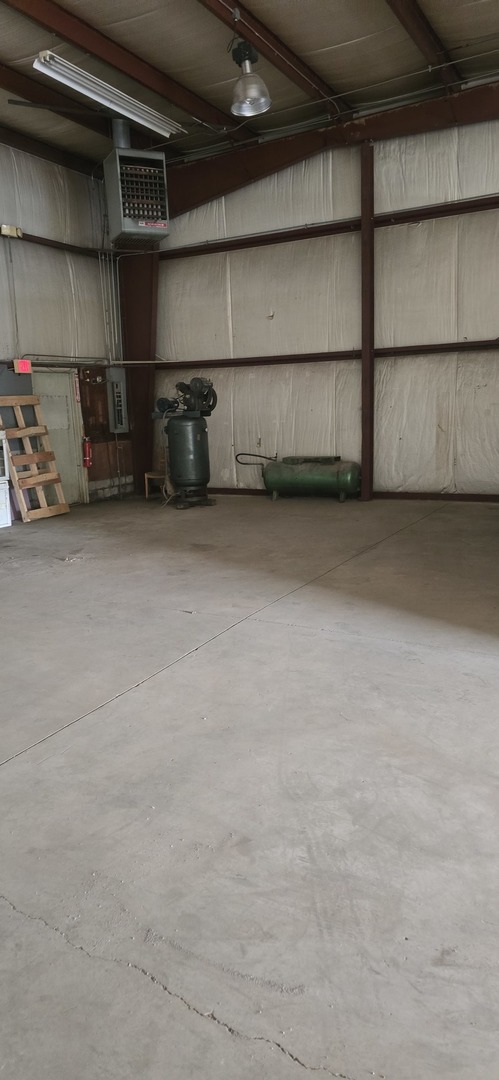 11475 Commercial Street 5