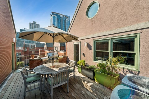 Tiny photo for 1409 S INDIANA Avenue #D, Chicago, IL 60605 (MLS # 12750520)