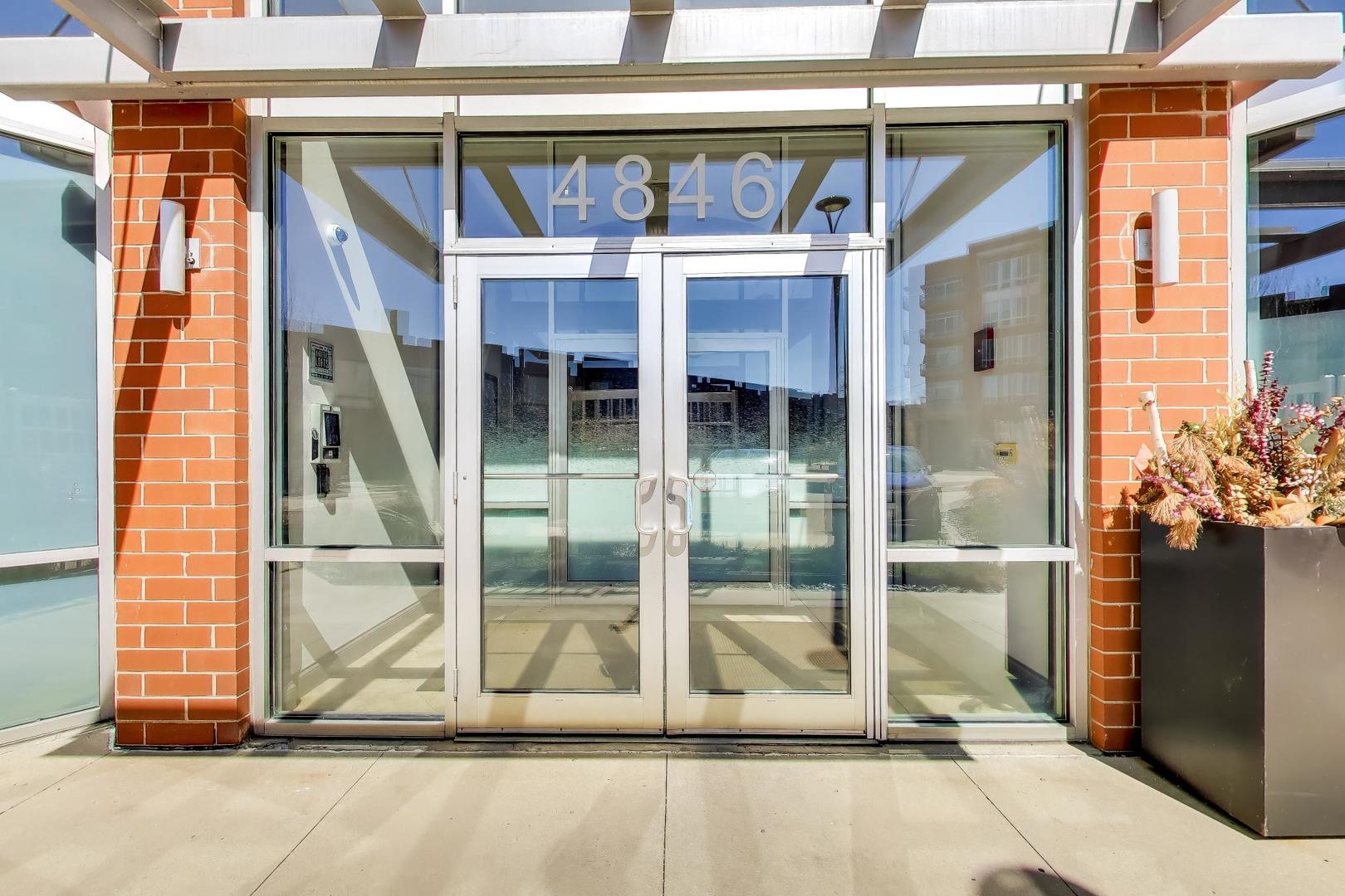 4846 N CLARK Street 510