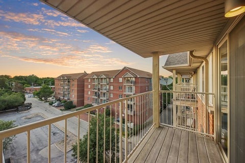 Tiny photo for 50 N Bokelman Street #535, Roselle, IL 60172 (MLS # 12694479)