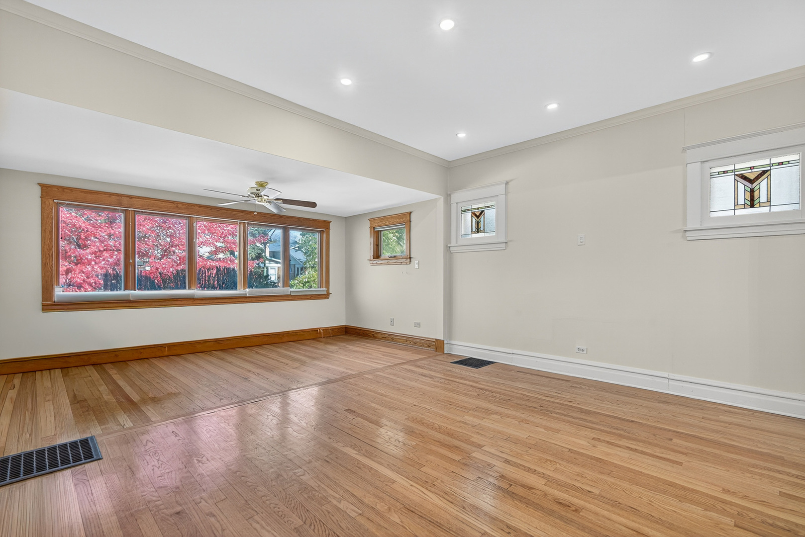 5213 W Warner Avenue