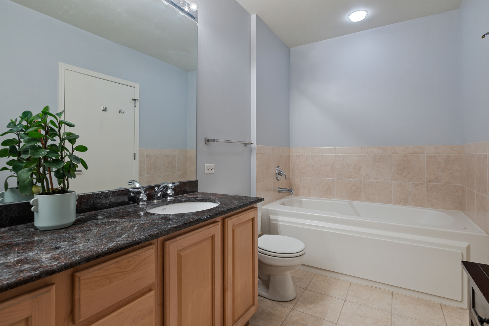 1322 S Prairie Avenue 406