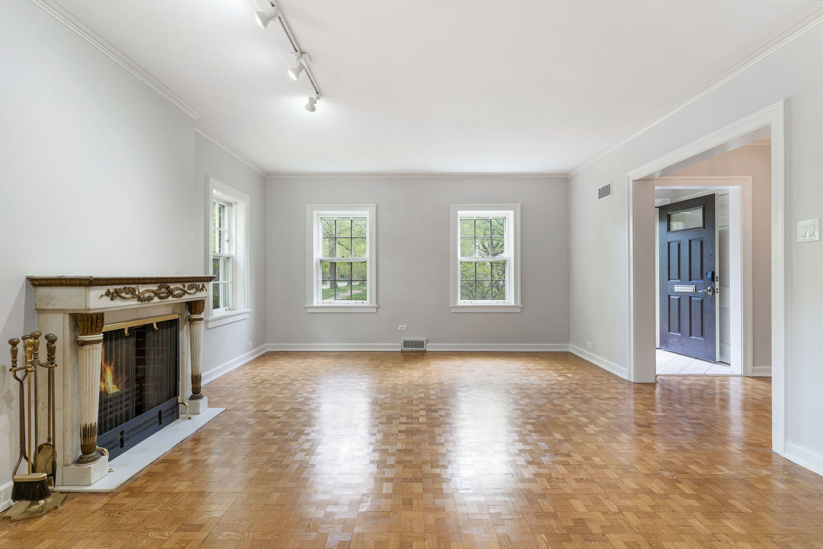 2656 Broadway Avenue