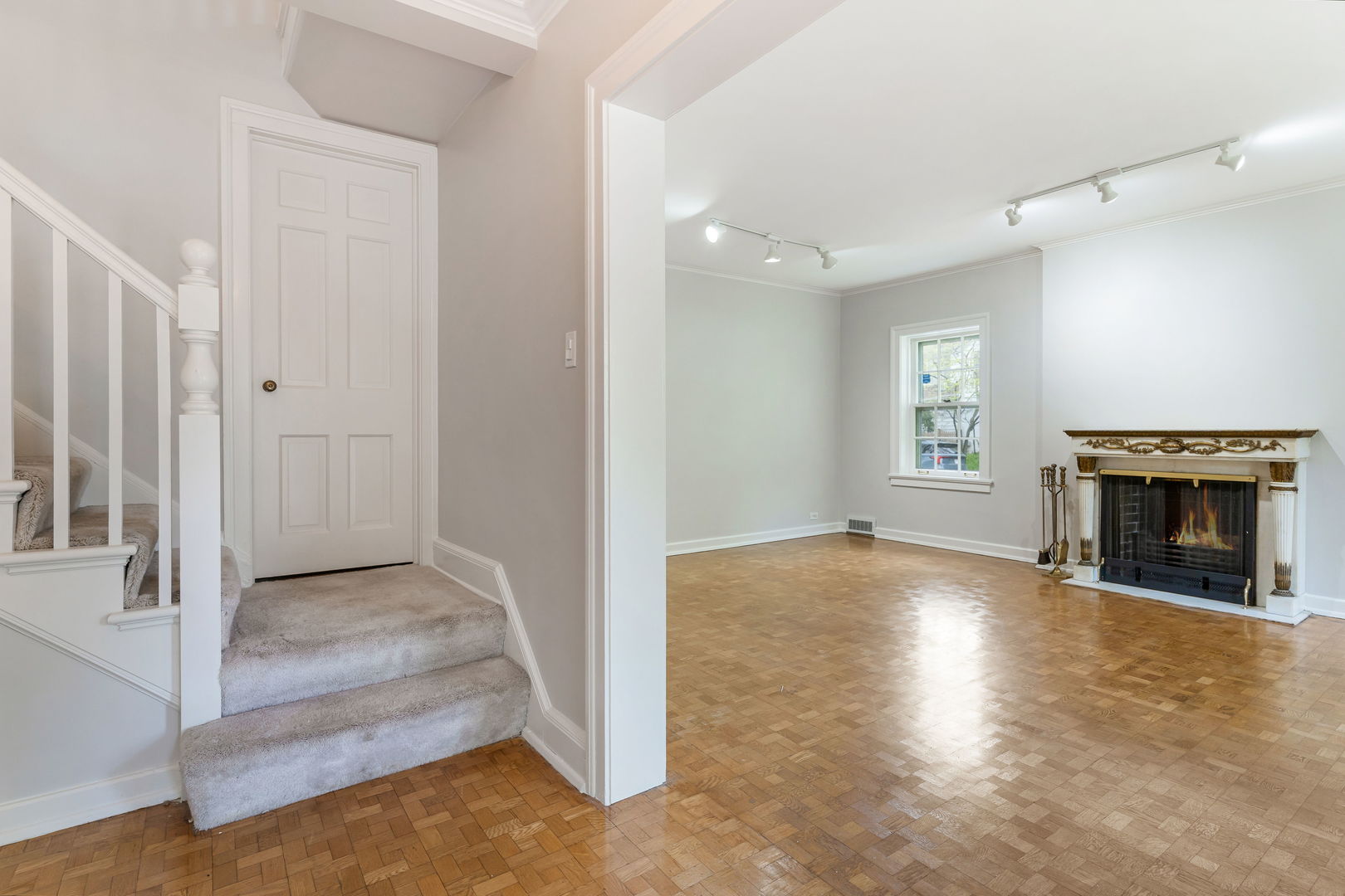 2656 Broadway Avenue