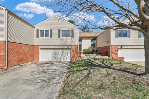 Tiny photo for 27 Fields East #0, Champaign, IL 61822 (MLS # 12587615)