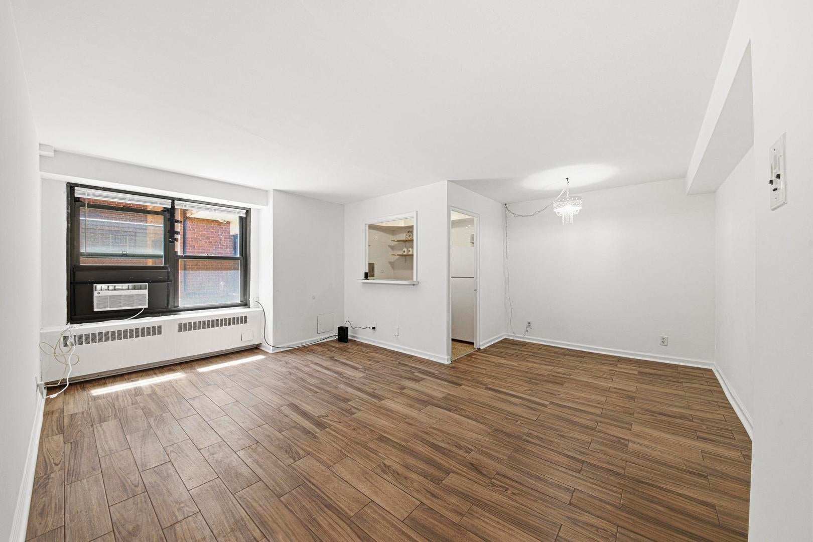 6118 N Sheridan Road 106