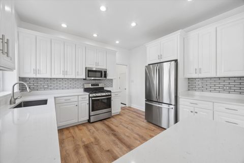 Tiny photo for 131 Indian Drive, Clarendon Hills, IL 60514 (MLS # 12611023)