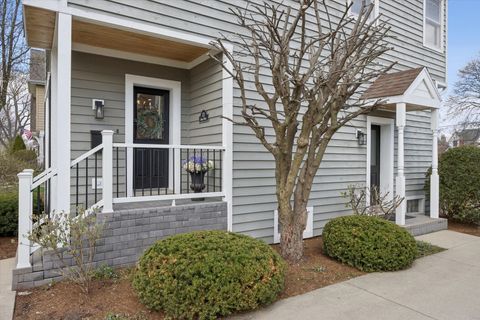 Tiny photo for 131 Indian Drive, Clarendon Hills, IL 60514 (MLS # 12611023)