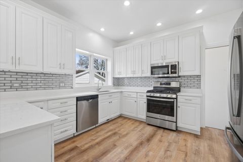 Tiny photo for 131 Indian Drive, Clarendon Hills, IL 60514 (MLS # 12611023)