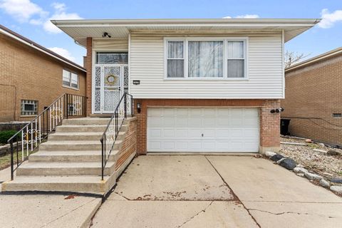 Photo of 1629 E 92nd Street, Chicago, IL 60617 (MLS # 12605701)
