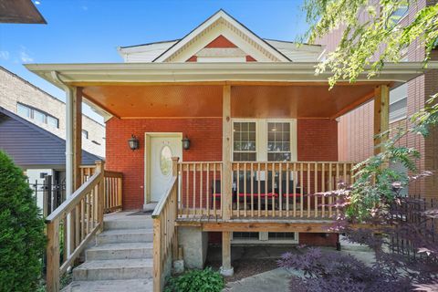 Photo of 525 N Saint Louis Avenue, Chicago, IL 60624 (MLS # 12406859)
