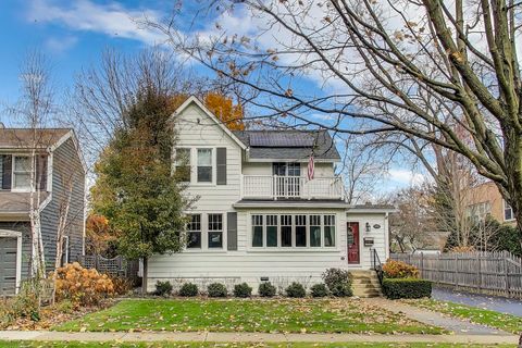 228 E Center Avenue Lake Bluff IL 60044