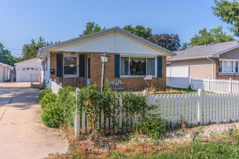 Tiny photo for 908 E Chestnut Street, Pontiac, IL 61764 (MLS # 12707664)