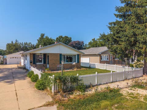 Tiny photo for 908 E Chestnut Street, Pontiac, IL 61764 (MLS # 12707664)