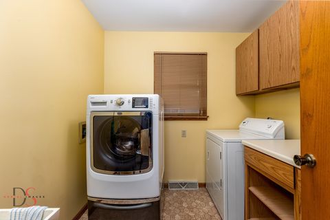 Tiny photo for 200 E Allen Street, Ottawa, IL 61350 (MLS # 12460481)
