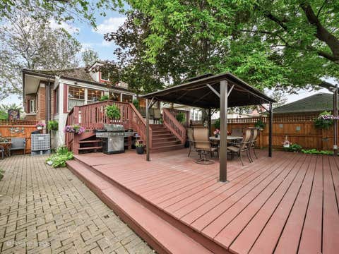 Tiny photo for 2500 W Farwell Avenue, Chicago, IL 60645 (MLS # 12685196)