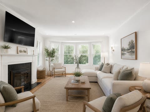Tiny photo for 2500 W Farwell Avenue, Chicago, IL 60645 (MLS # 12685196)