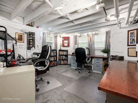 Tiny photo for 2500 W Farwell Avenue, Chicago, IL 60645 (MLS # 12685196)