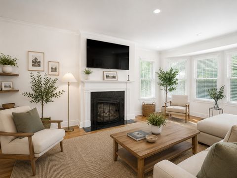 Tiny photo for 2500 W Farwell Avenue, Chicago, IL 60645 (MLS # 12685196)