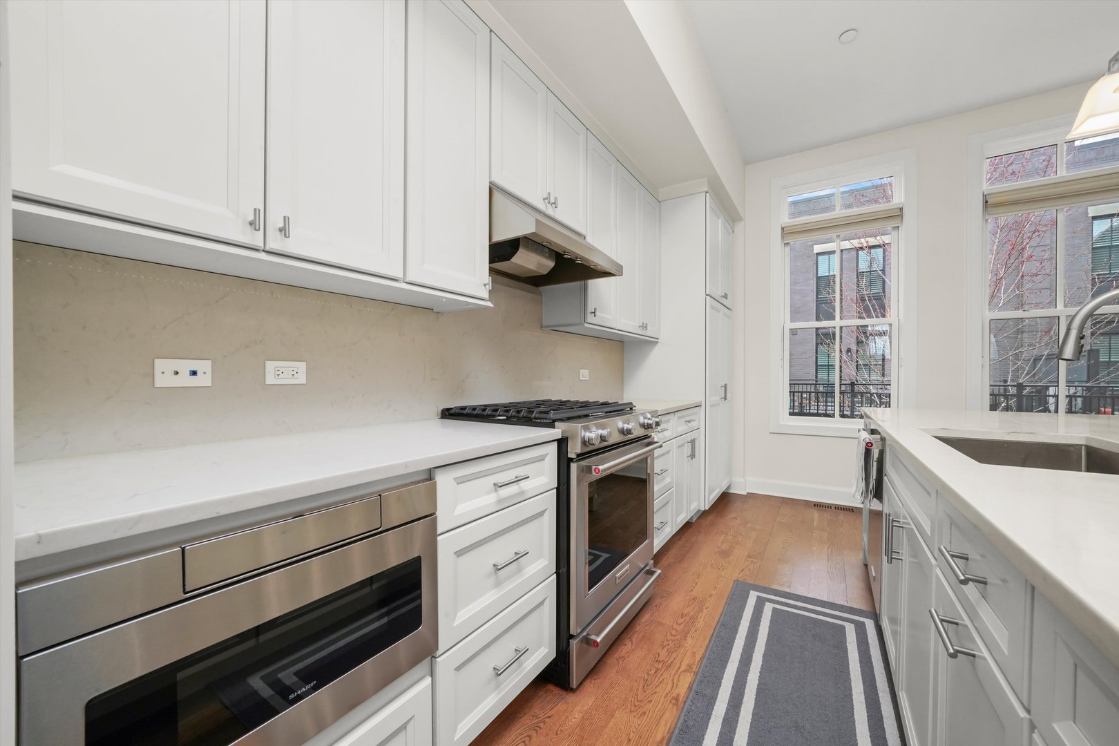 7 N Elmhurst Avenue