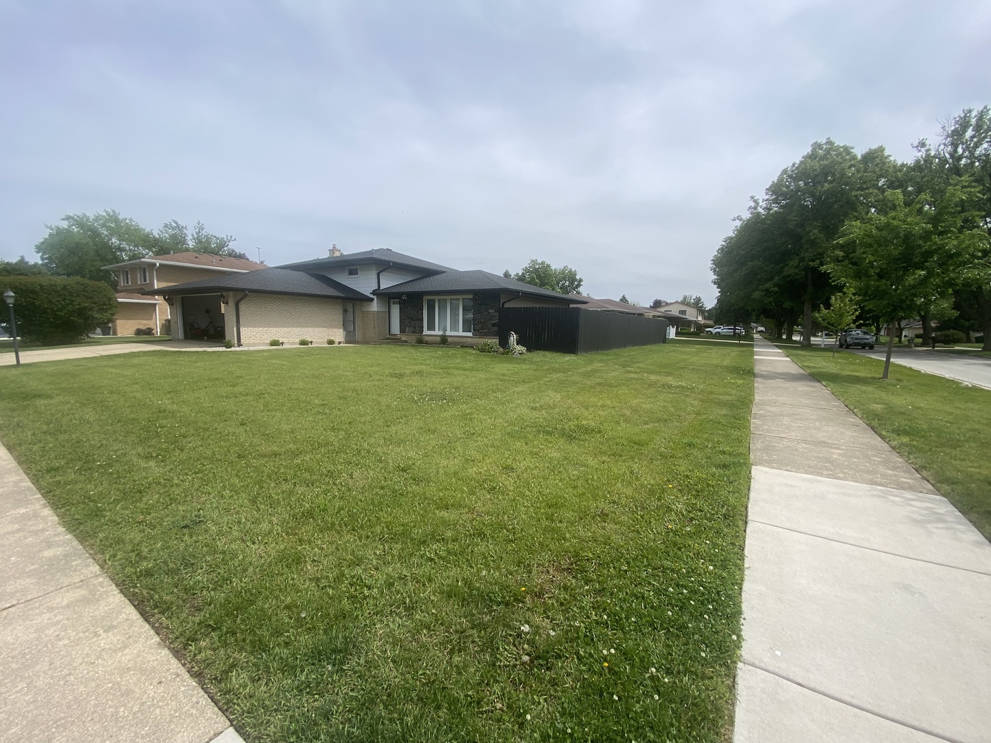 1801 E Aztec Lane