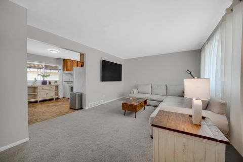 Tiny photo for 7305 W 75th Street, Bridgeview, IL 60455 (MLS # 12614261)