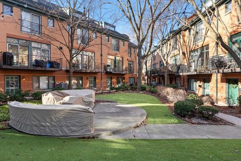 Photo of 1530 N Elk Grove Avenue #G, Chicago, IL 60622 (MLS # 12548008)