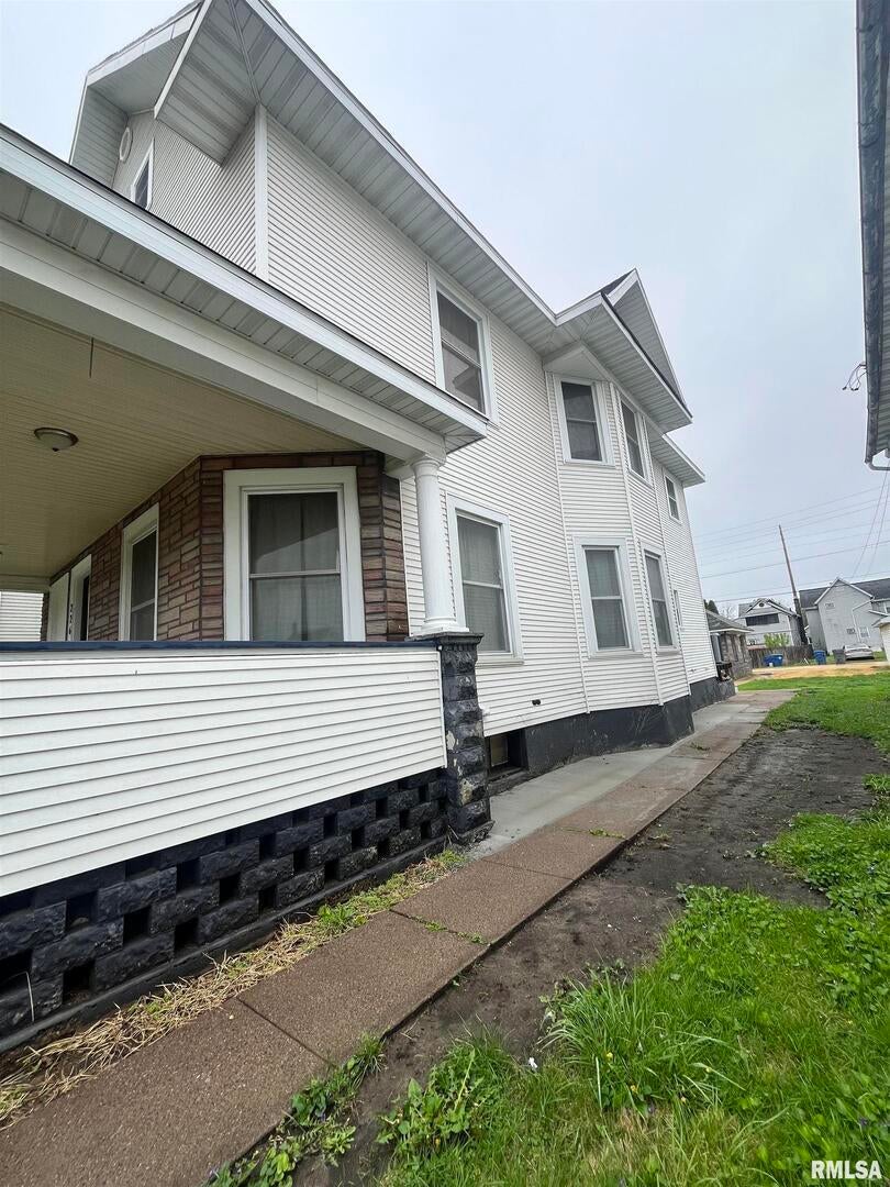 226 2ND Avenue S