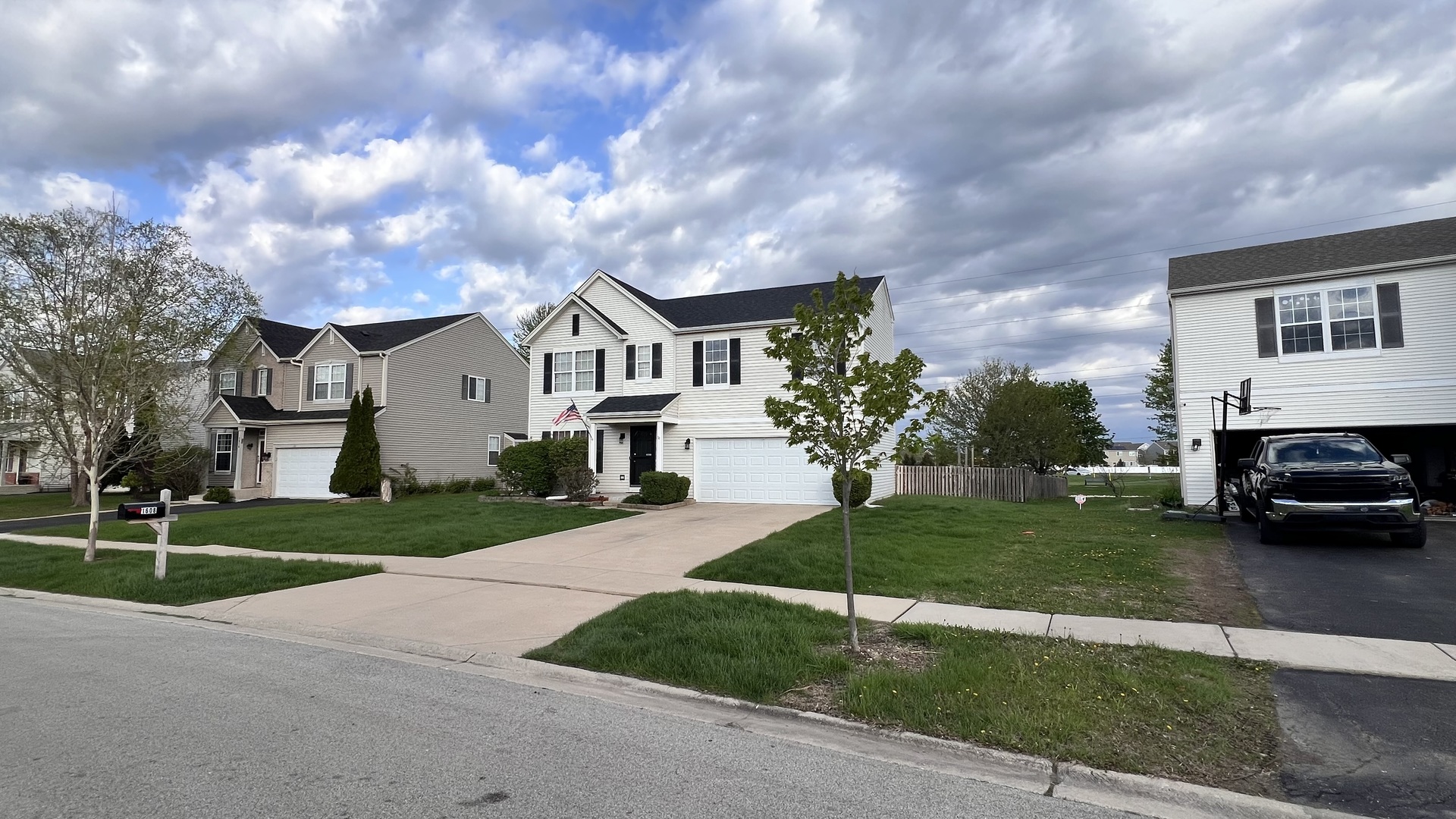 1608 HAWTHORNE RIDGE Drive