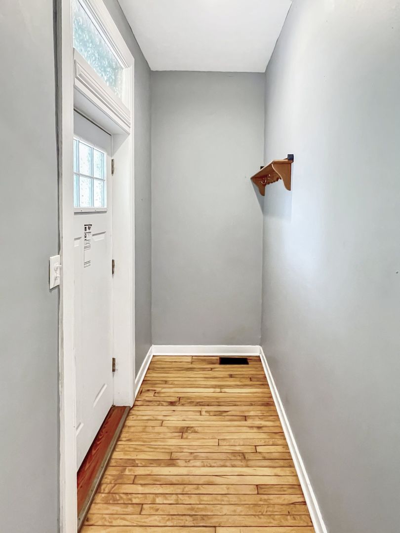 5639 S Emerald Avenue